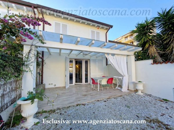 casa indipendente in vendita a Forte dei Marmi
