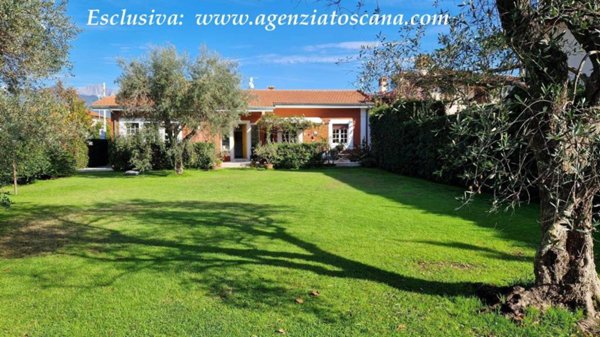 casa indipendente in vendita a Forte dei Marmi