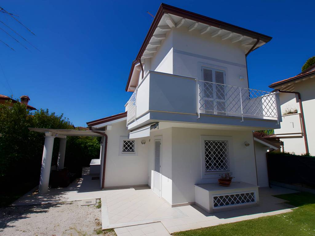 casa indipendente in vendita a Forte dei Marmi