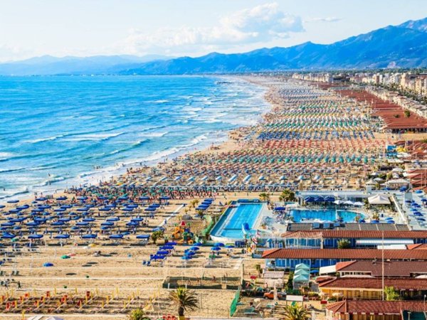 casa indipendente in vendita a Forte dei Marmi