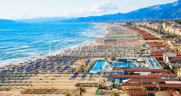 casa indipendente in vendita a Forte dei Marmi