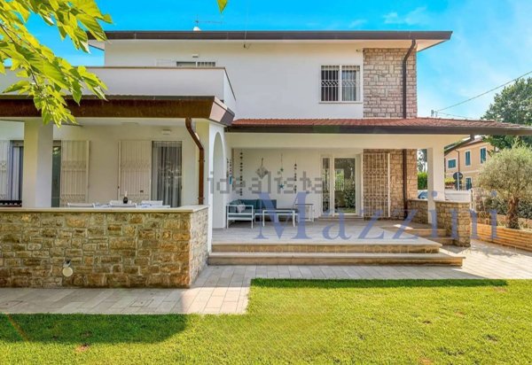 casa indipendente in vendita a Forte dei Marmi