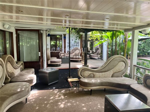 negozio in vendita a Forte dei Marmi