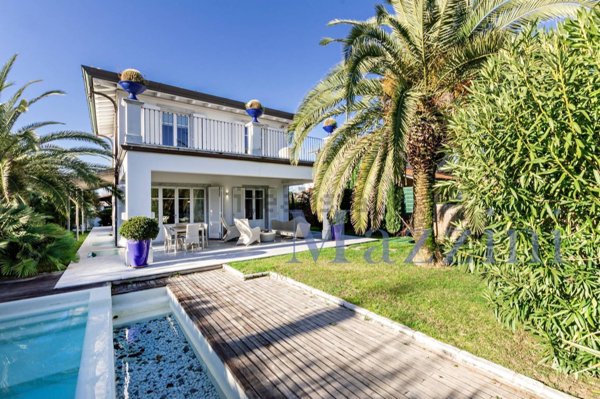casa indipendente in vendita a Forte dei Marmi in zona Vittoria Apuana