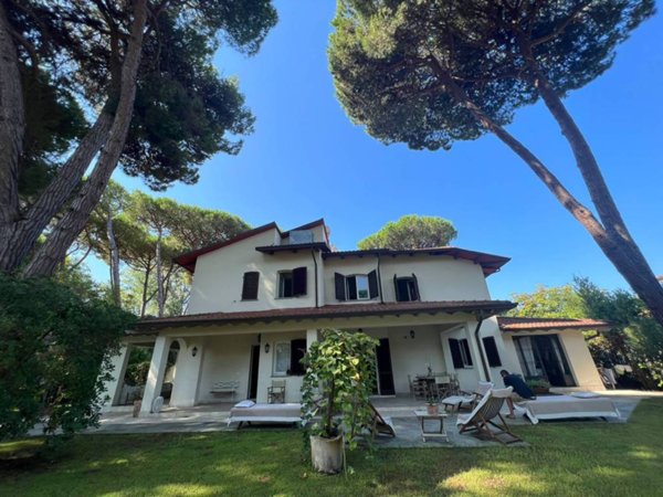 casa indipendente in vendita a Forte dei Marmi