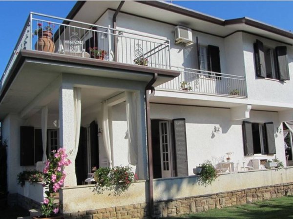 casa indipendente in vendita a Forte dei Marmi