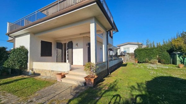 casa indipendente in vendita a Forte dei Marmi