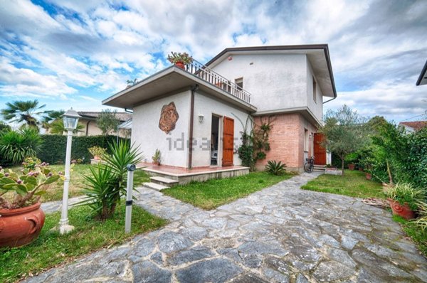 casa indipendente in vendita a Forte dei Marmi