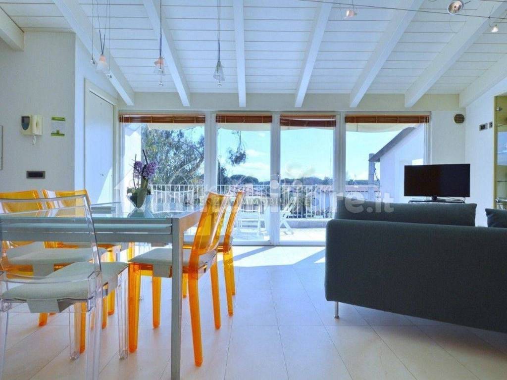 appartamento in vendita a Forte dei Marmi in zona Vittoria Apuana