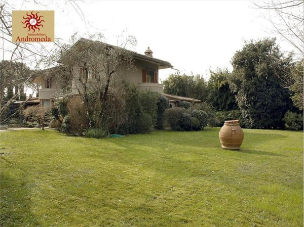 casa indipendente in vendita a Forte dei Marmi