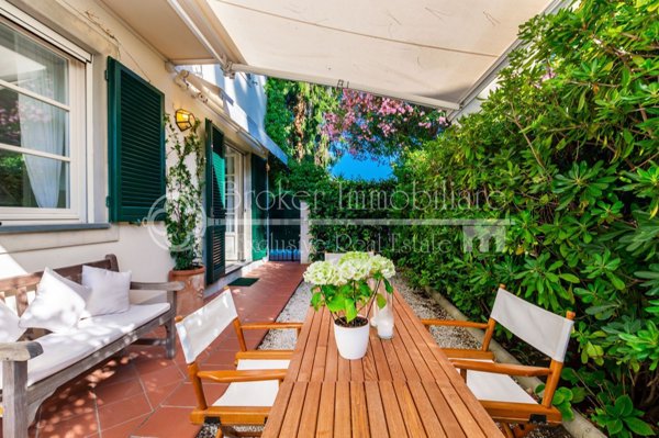 appartamento in vendita a Forte dei Marmi in zona Roma Imperiale