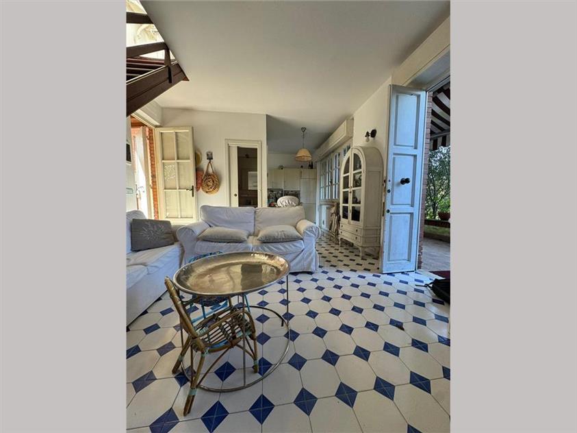 casa indipendente in vendita a Forte dei Marmi in zona Vittoria Apuana