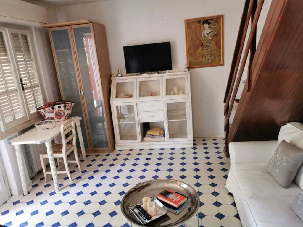 casa indipendente in vendita a Forte dei Marmi in zona Vittoria Apuana
