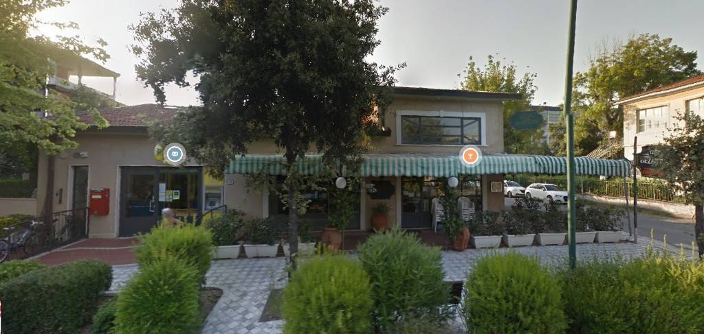 negozio in vendita a Forte dei Marmi in zona Vittoria Apuana