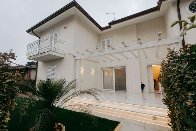 casa indipendente in vendita a Forte dei Marmi