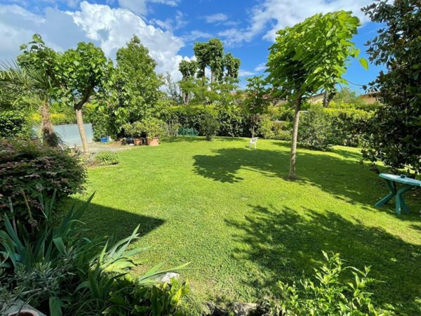 casa indipendente in vendita a Forte dei Marmi