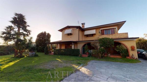 casa indipendente in vendita a Forte dei Marmi in zona Vaiana