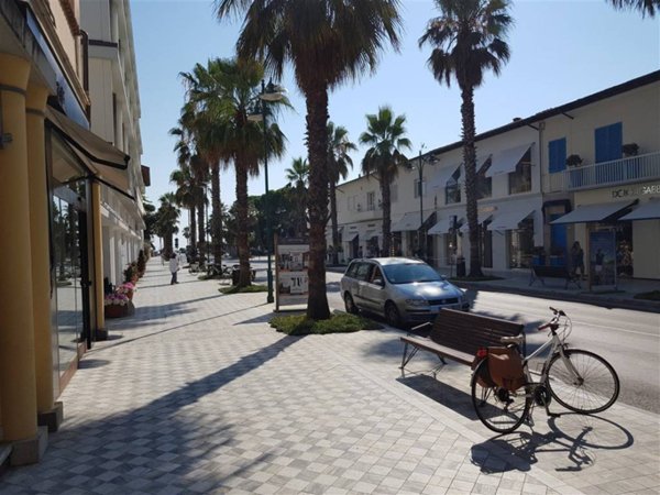 negozio in vendita a Forte dei Marmi