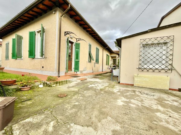casa indipendente in vendita a Forte dei Marmi