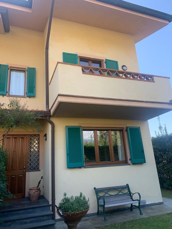 casa indipendente in vendita a Forte dei Marmi