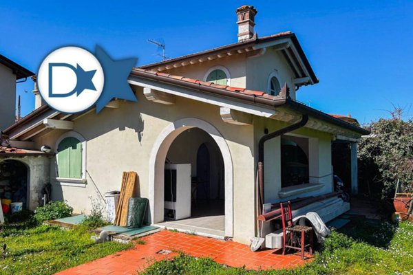 casa indipendente in vendita a Forte dei Marmi