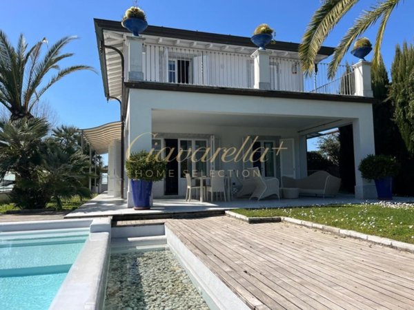 casa indipendente in vendita a Forte dei Marmi