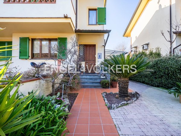 casa indipendente in vendita a Forte dei Marmi