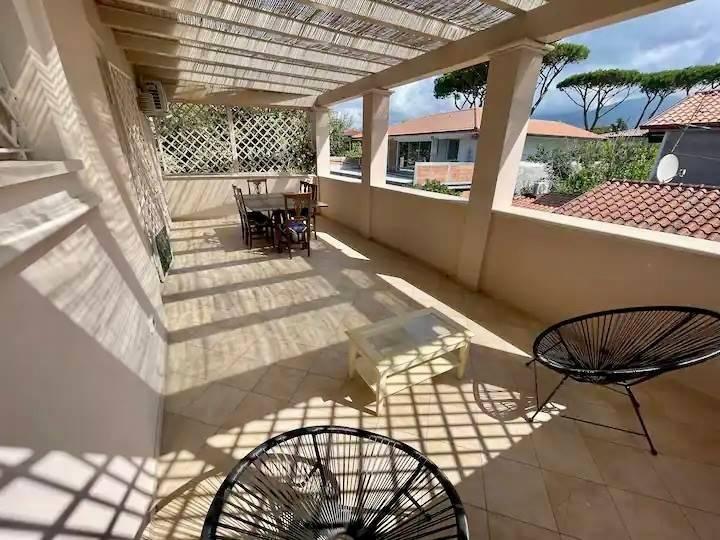 casa indipendente in vendita a Forte dei Marmi in zona Vittoria Apuana
