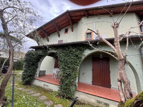 casa indipendente in vendita a Forte dei Marmi