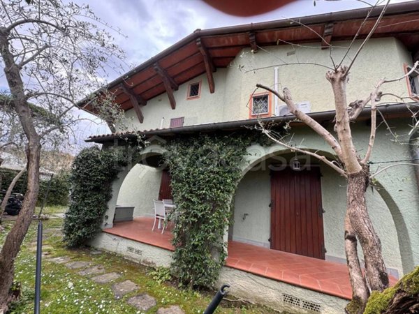 casa indipendente in vendita a Forte dei Marmi