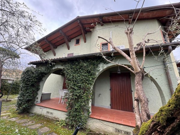 casa indipendente in vendita a Forte dei Marmi