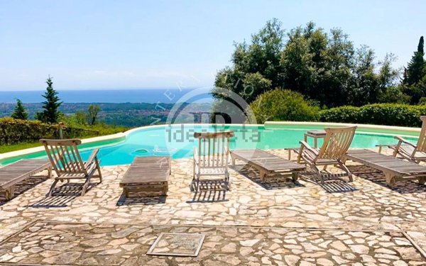 casa indipendente in vendita a Forte dei Marmi