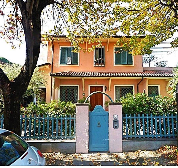 casa indipendente in vendita a Forte dei Marmi