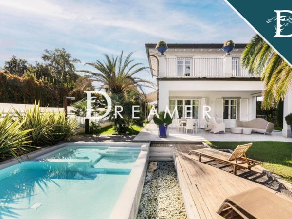 casa indipendente in vendita a Forte dei Marmi