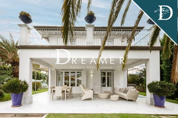 casa indipendente in vendita a Forte dei Marmi