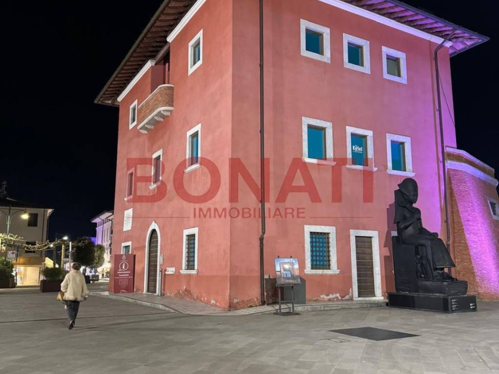 negozio in vendita a Forte dei Marmi