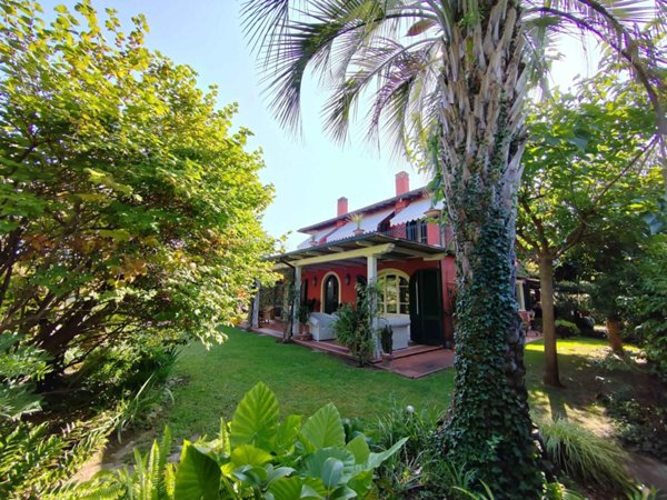 casa indipendente in vendita a Forte dei Marmi