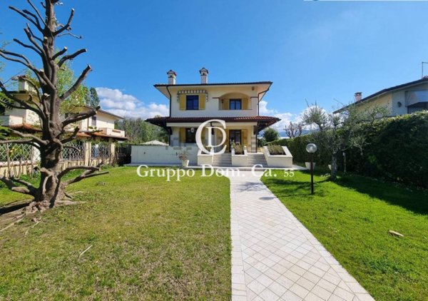 casa indipendente in vendita a Forte dei Marmi