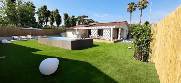 casa indipendente in vendita a Forte dei Marmi in zona Roma Imperiale