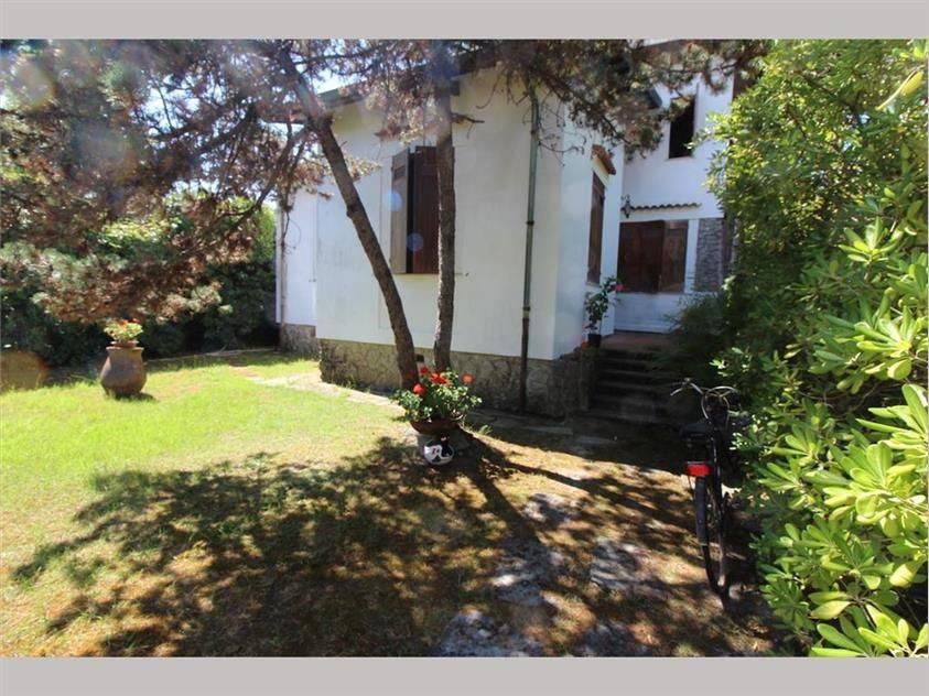 casa indipendente in vendita a Forte dei Marmi in zona Vittoria Apuana