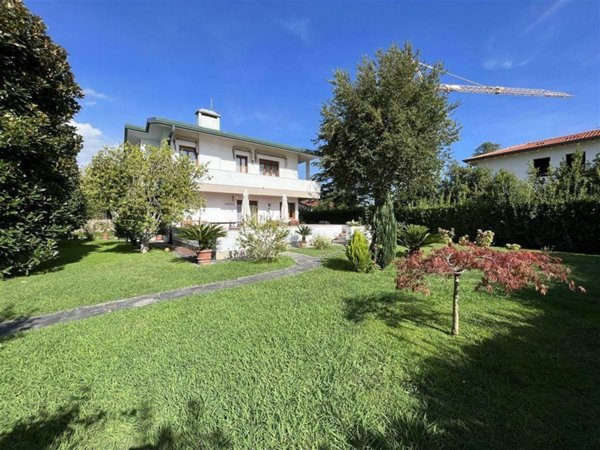 casa indipendente in vendita a Forte dei Marmi