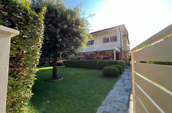 casa indipendente in vendita a Forte dei Marmi