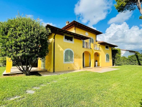 casa indipendente in vendita a Forte dei Marmi