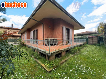casa indipendente in vendita a Forte dei Marmi