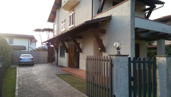 casa indipendente in vendita a Forte dei Marmi