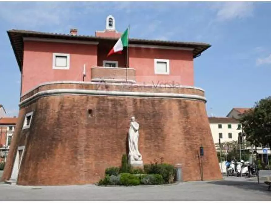 locale commerciale in vendita a Forte dei Marmi