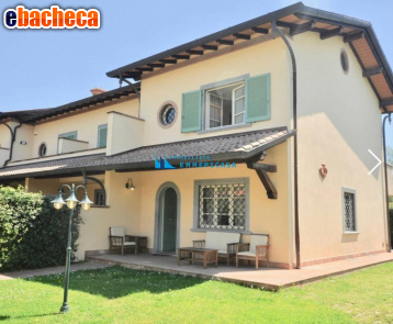 casa indipendente in vendita a Forte dei Marmi
