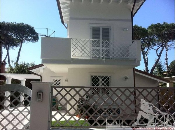 casa indipendente in vendita a Forte dei Marmi