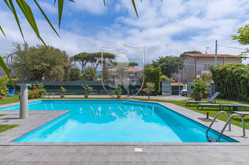 casa indipendente in vendita a Forte dei Marmi