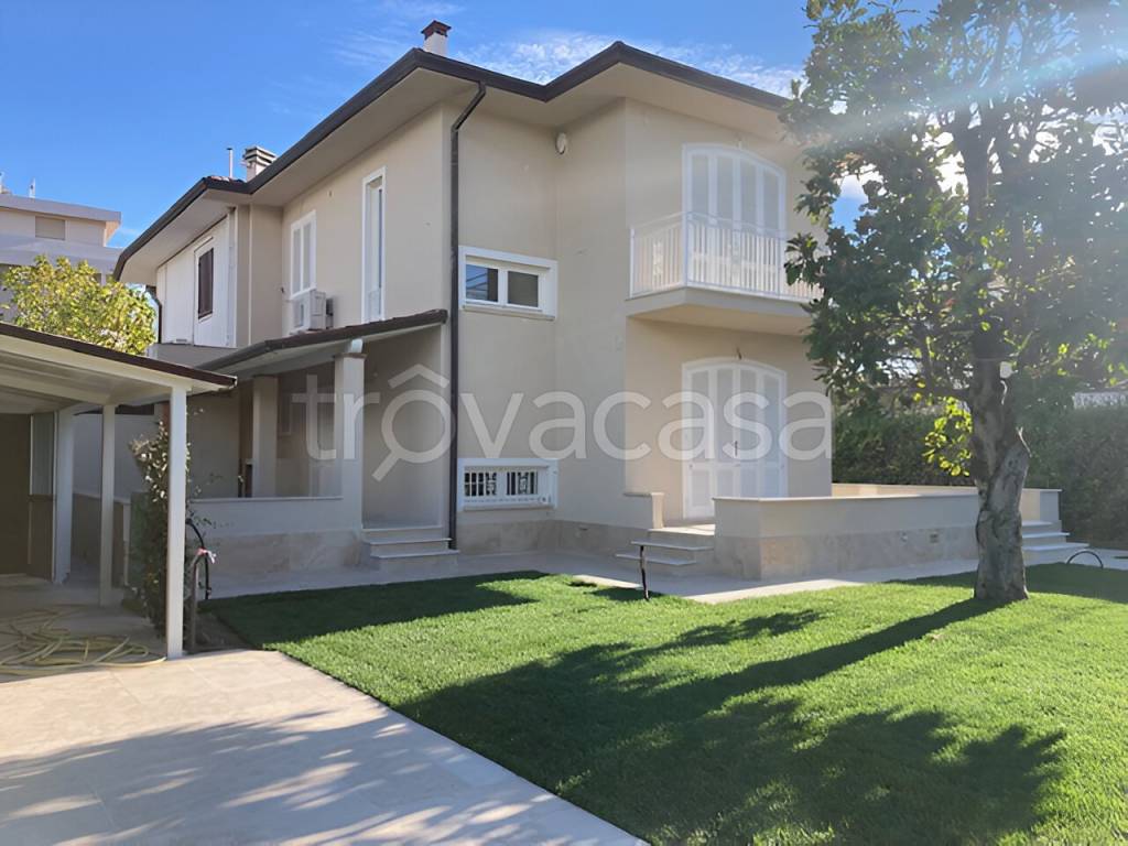 casa indipendente in vendita a Forte dei Marmi